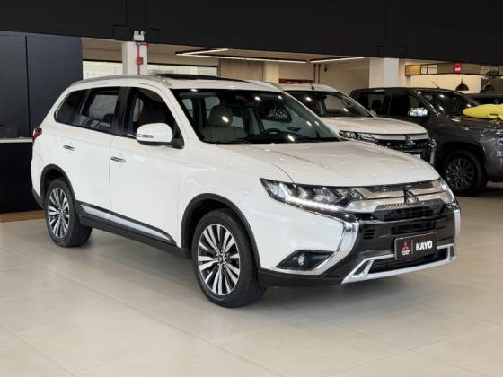 MITSUBISHI OUTLANDER 2.2 MIVEC DI-D DIESEL HPE-S AWD AUTOMÁTICO MITSUBISHI OUTLANDER 2.2 MIVEC DI-D DIESEL HPE-S AWD AUTOMÁTICO